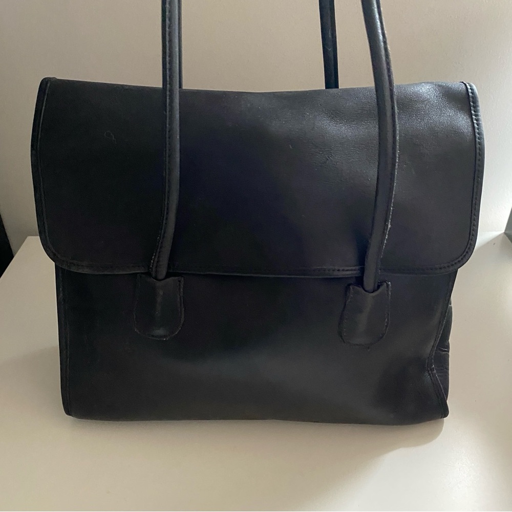 Elegant Black Leather Handbag